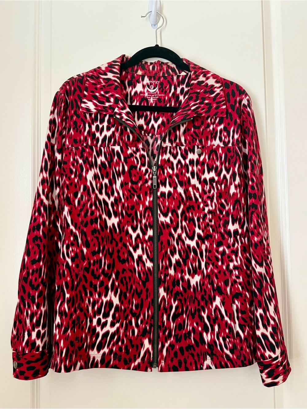 Chico's Zenergy Red and Black Leopard-Print Zip Jacket with Pockets size 3